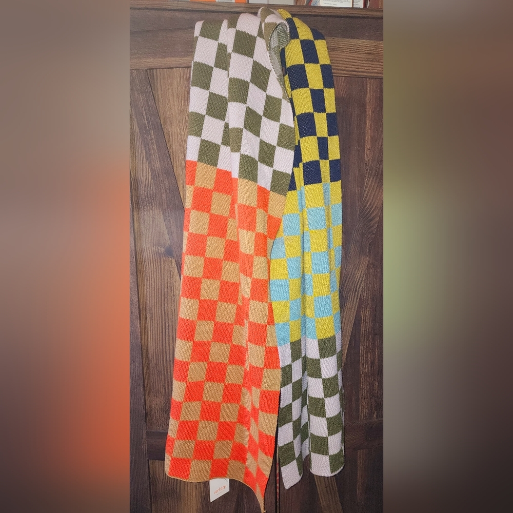 NWT Veriloop Checkered Scarf